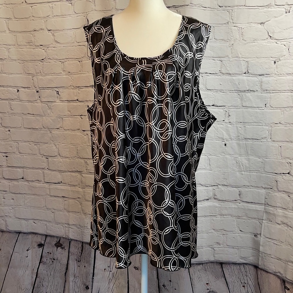 Lane Bryant, Sleeveless, Pleated Neck Top, size 26.